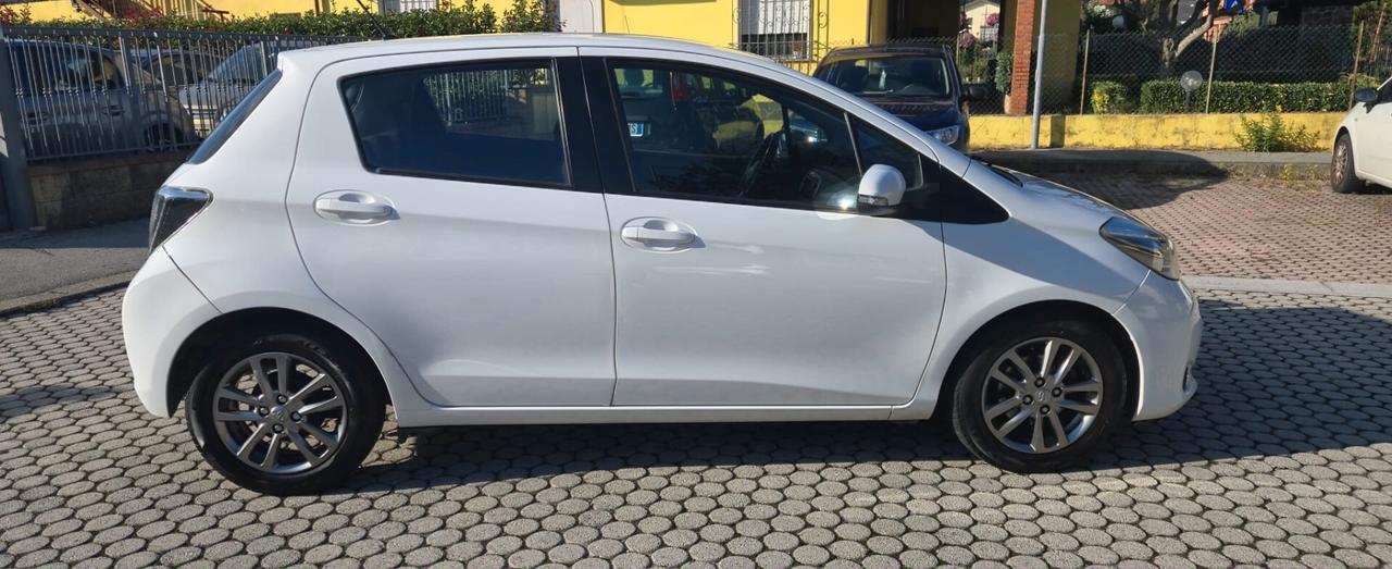 Toyota Yaris 1.4 D-4D 5 porte Lounge