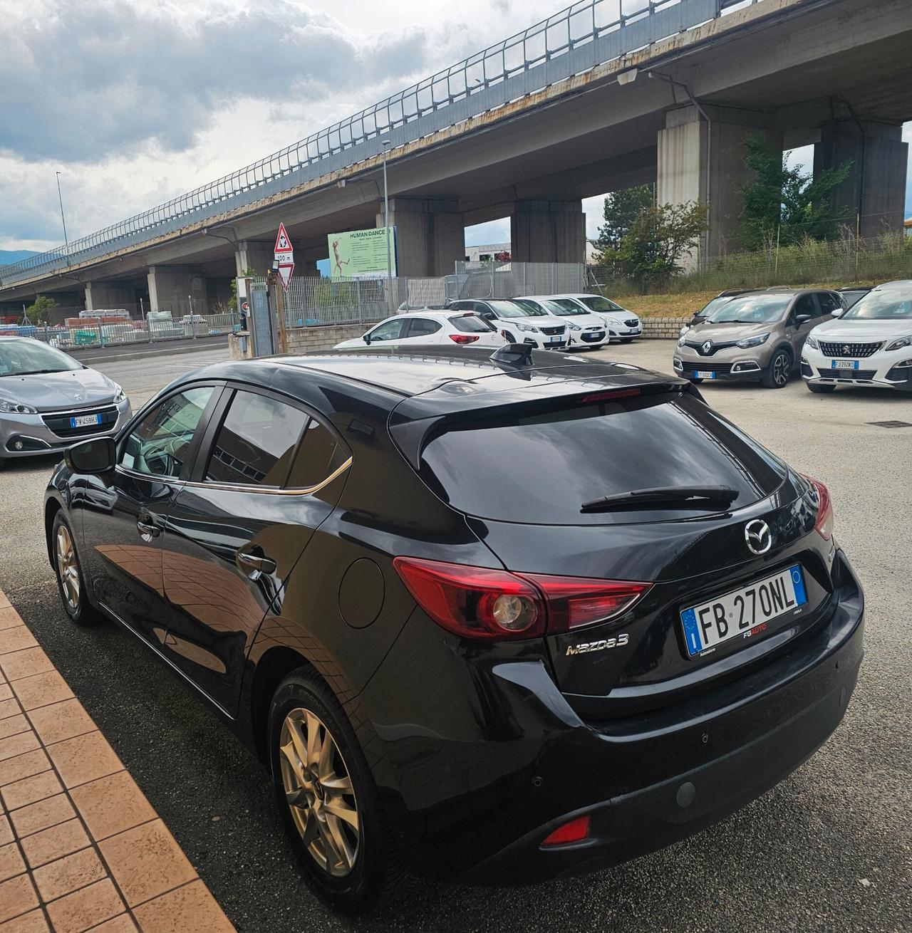 Mazda 3 Mazda3 1.5 Skyactiv-G Evolve