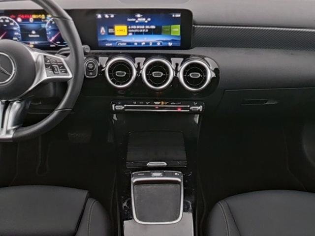MERCEDES-BENZ A 180 Automatic Progressive Advanced