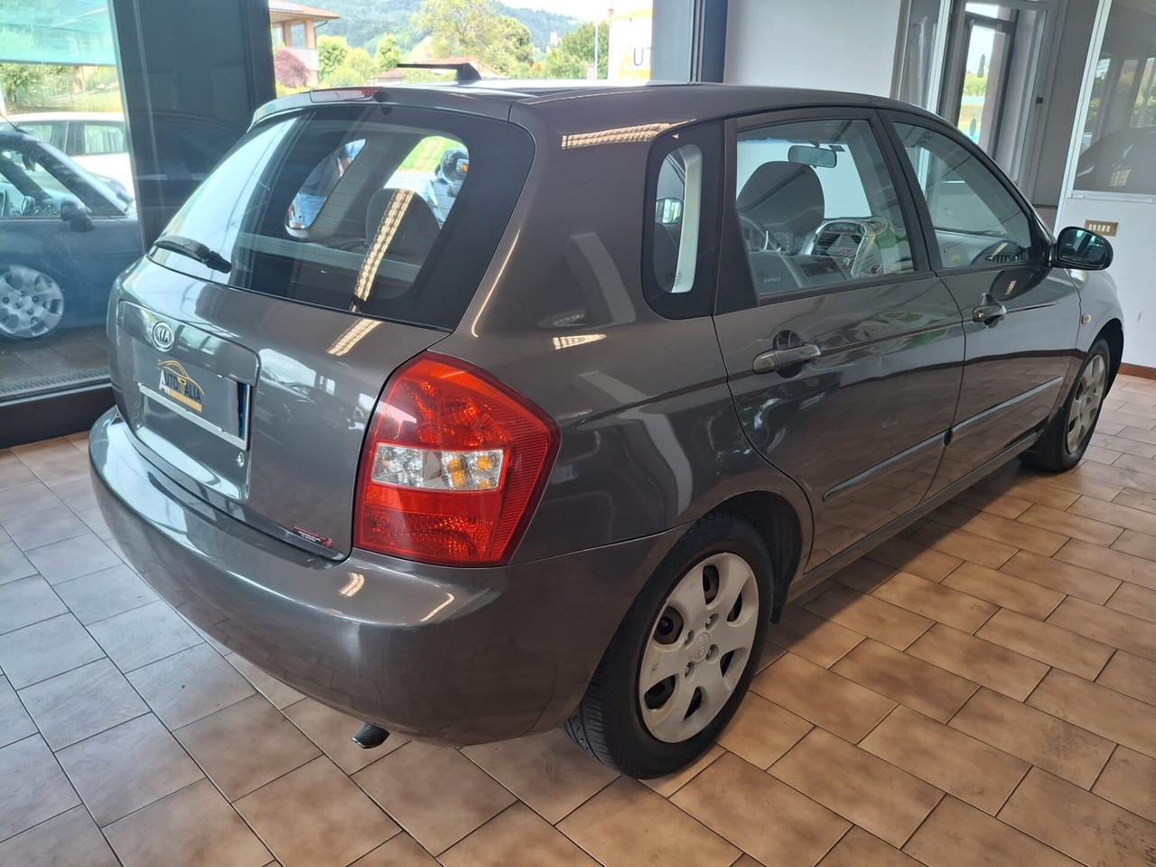 Kia Cerato 1.5 crdi 16v*NEOPATENTATI