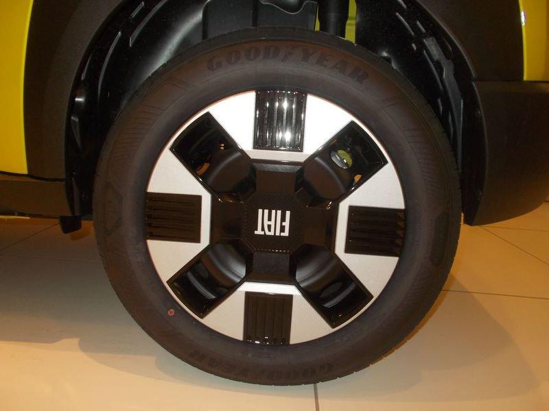 FIAT Grande Panda Hybrid Hybrid Icon 338.7575187 MASSARI MARCO PRONTA IN SEDE