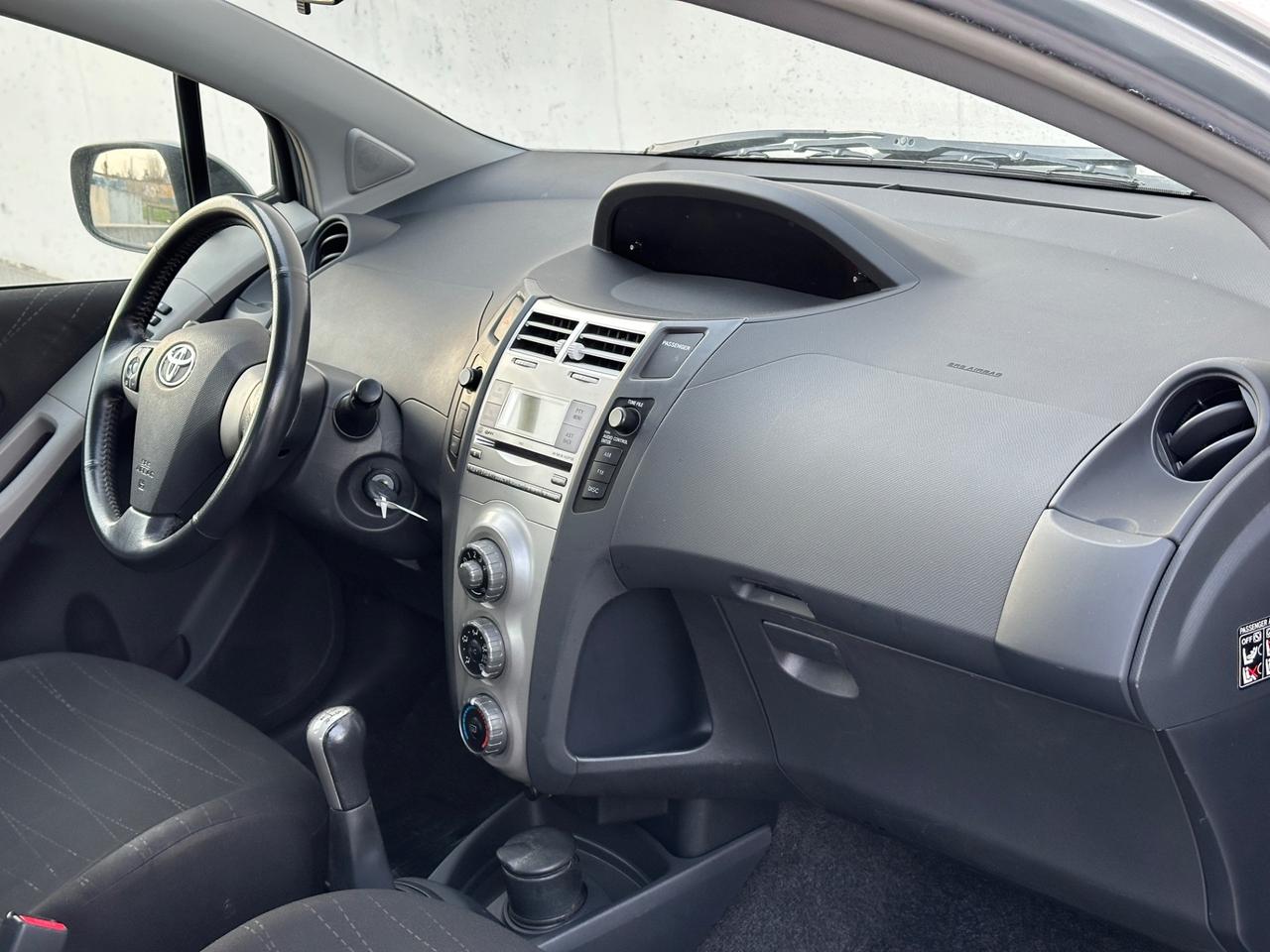 Toyota Yaris 1.0 5 porte Sol