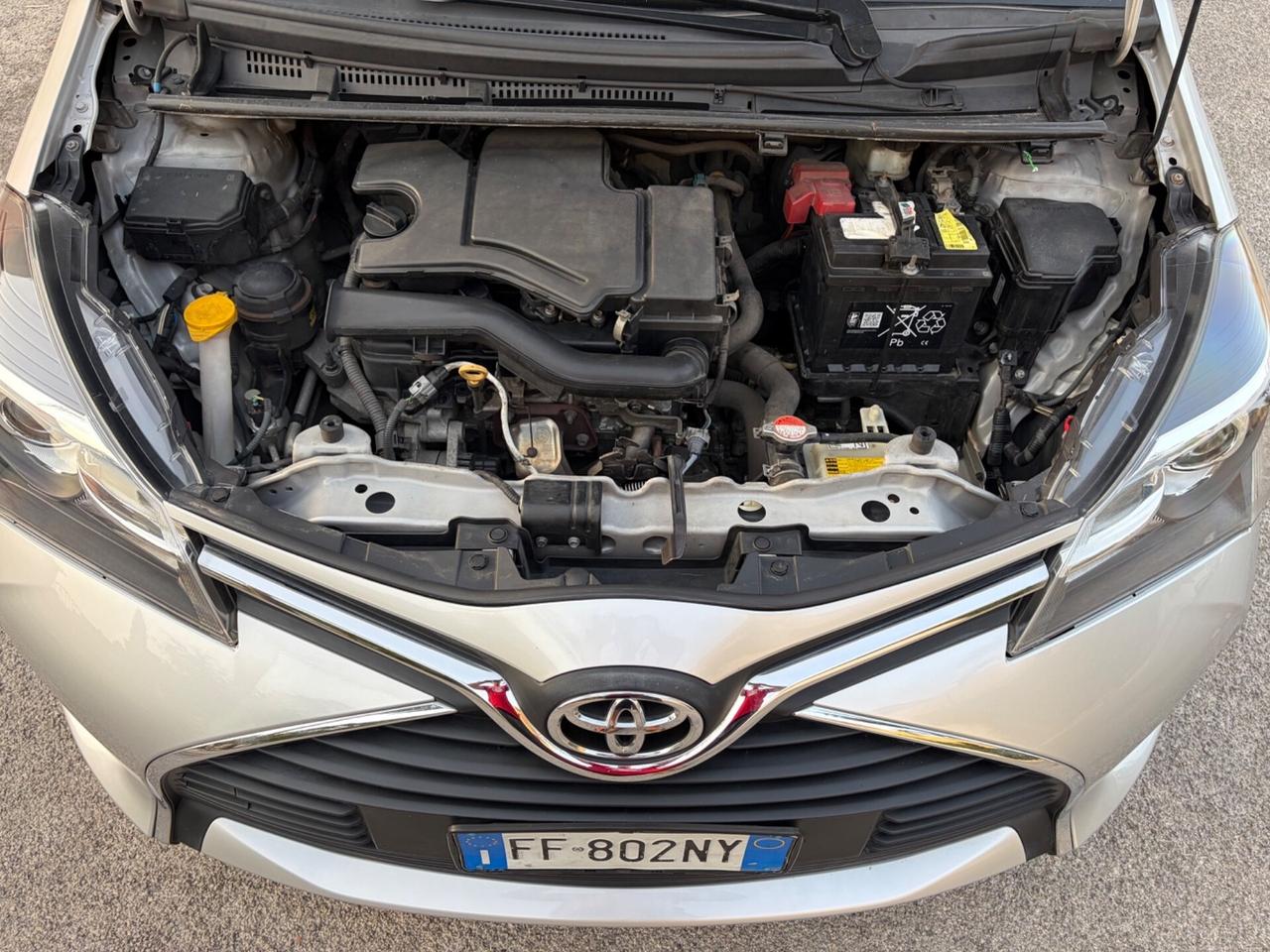 Toyota Yaris 1.0 benz ideale per neopatentati