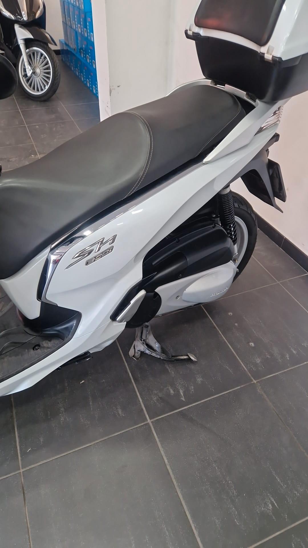 Honda SH 300