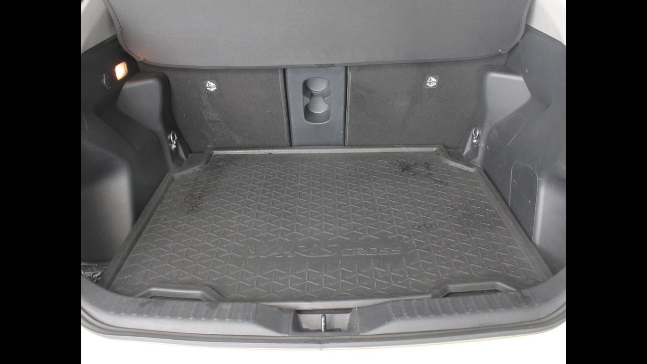 TOYOTA Yaris Cross - Yaris Cross 1.5h Lounge fwd 116cv e-cvt