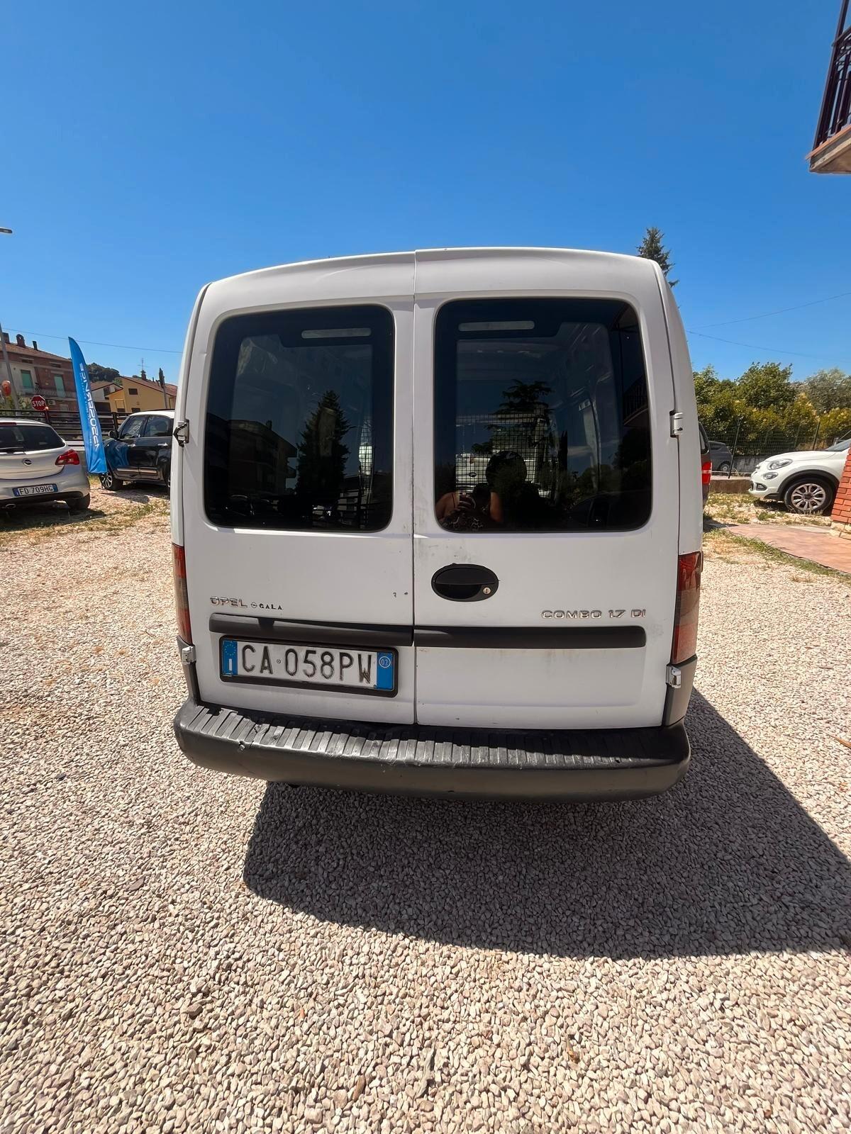 Opel Combo 1.7 DI 4p. Van Vetrato