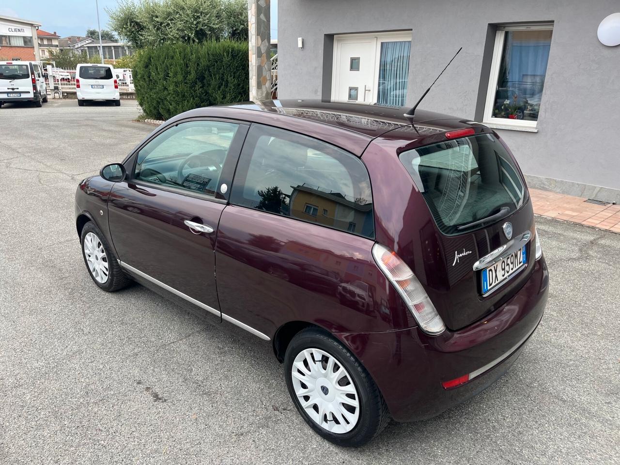Lancia Ypsilon 1.4 Argento Ecochic GPL