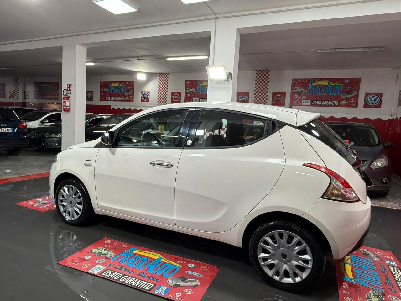 Lancia Ypsilon 1.2 69cv GPL Ecochic - 2012