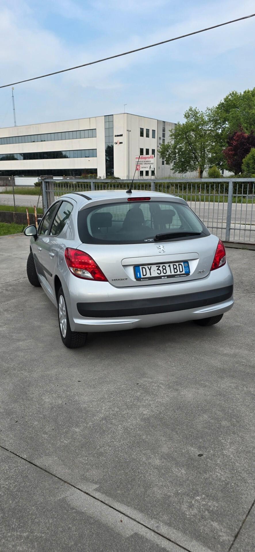 Peugeot 207 1.4 8V 75CV 5p. X Line