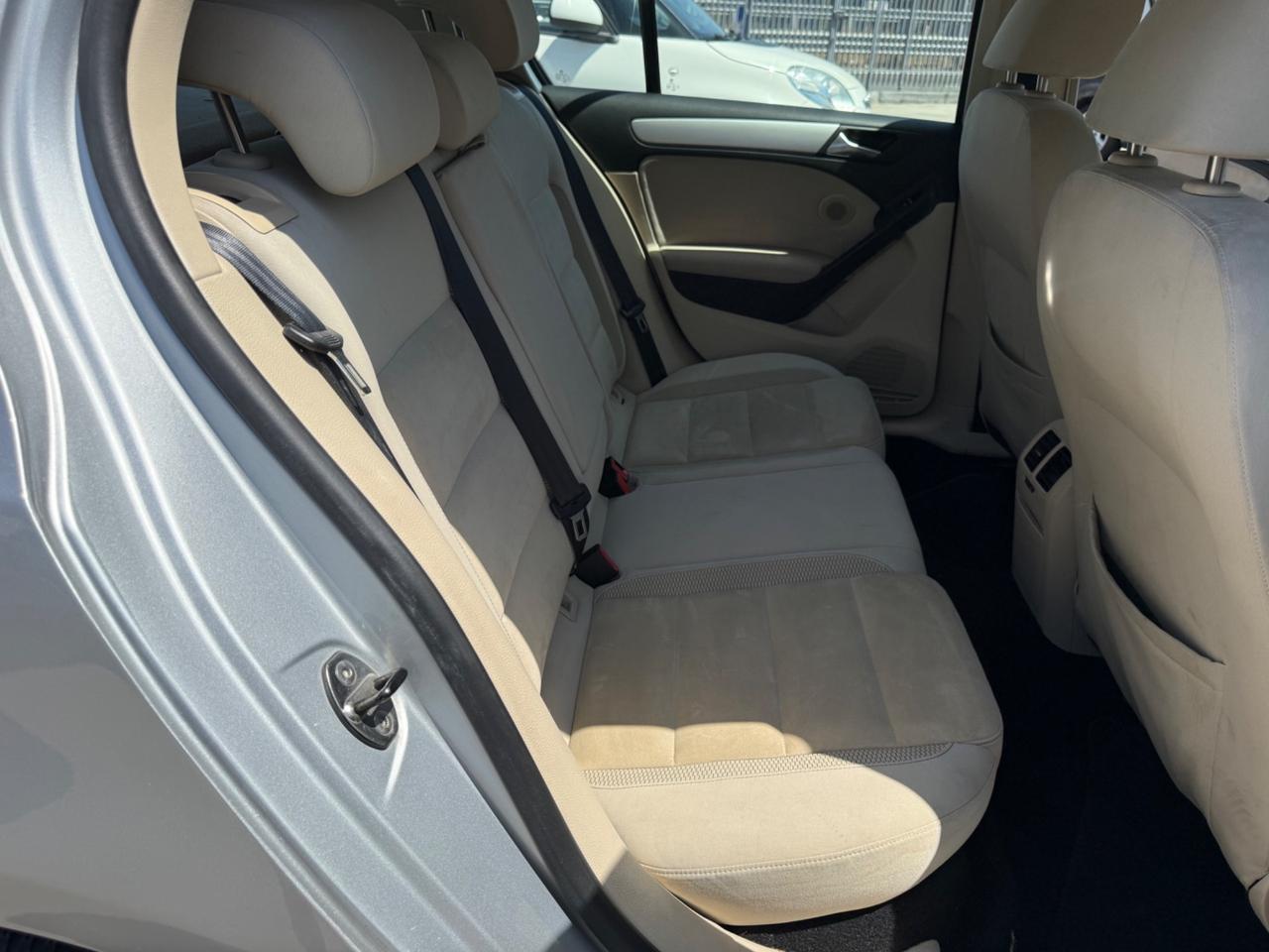 Volkswagen Golf 1.6 TDI full optional