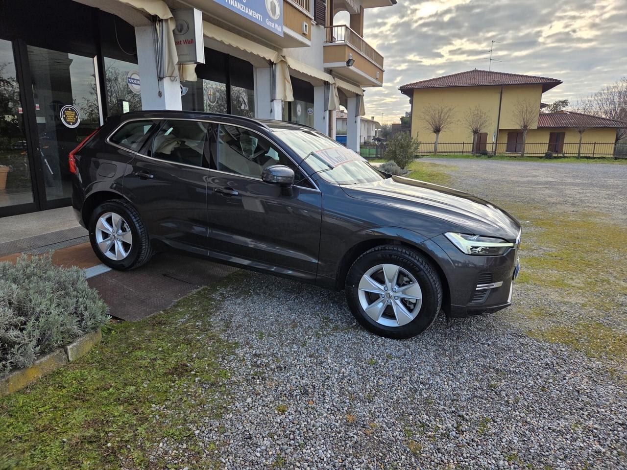 Volvo XC 60 B4 D AWD automatico Ultimate Dark