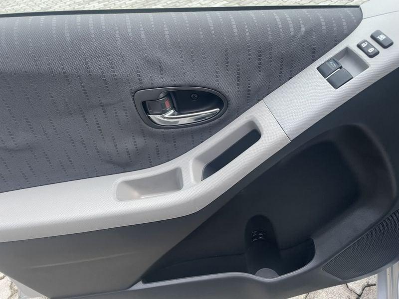 Toyota Yaris Yaris 5p 1.3 SOL NEOPATENTATI