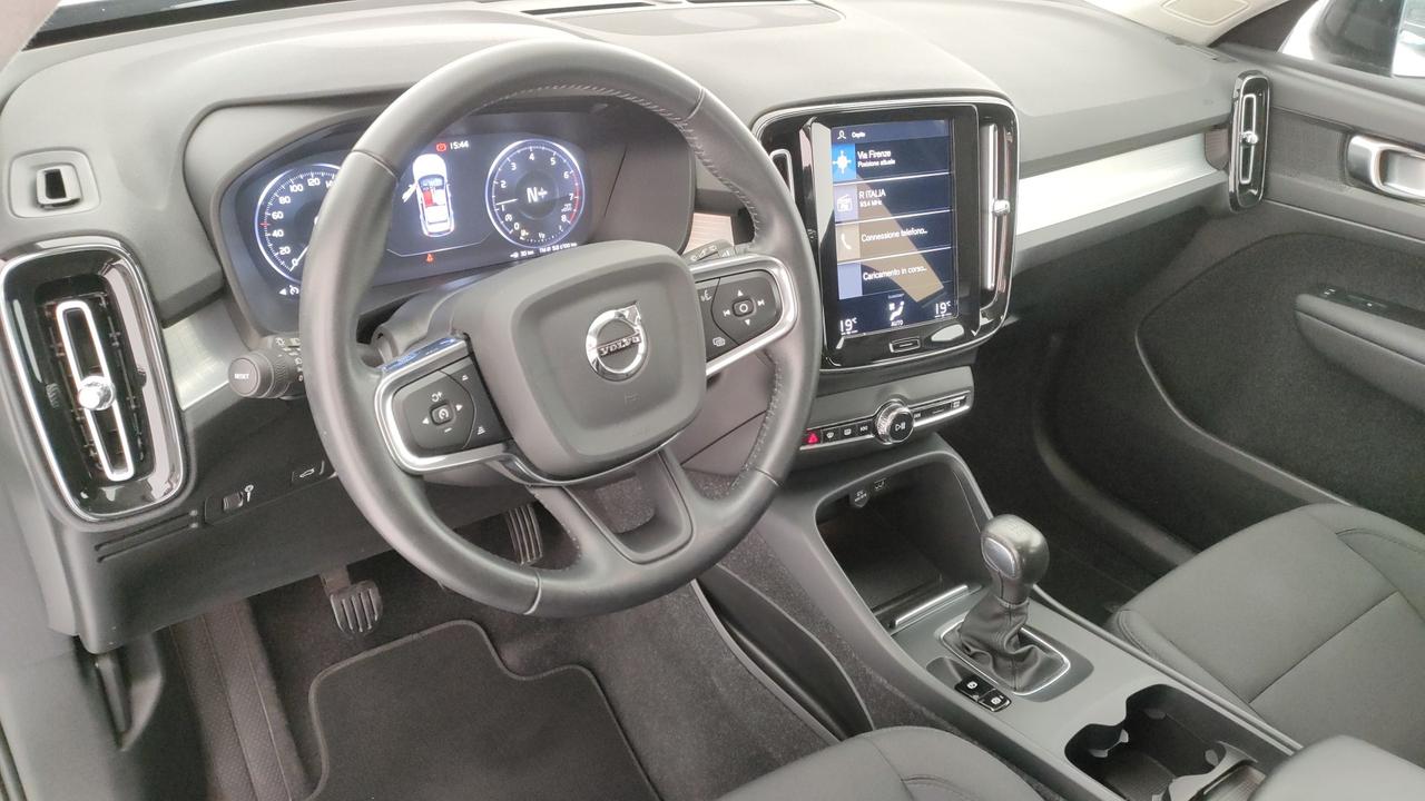 VOLVO XC40 - XC40 1.5 t2 Momentum Pro my21