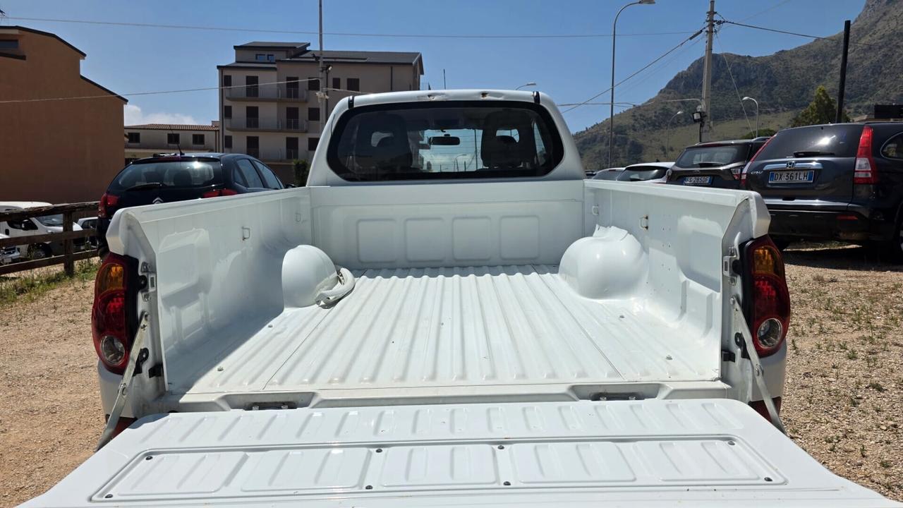 MITSUBISHI L200 2.5 DI-D AUTOCARRO 2014 INTEN TEND CLU € 12.500,00 + IVA