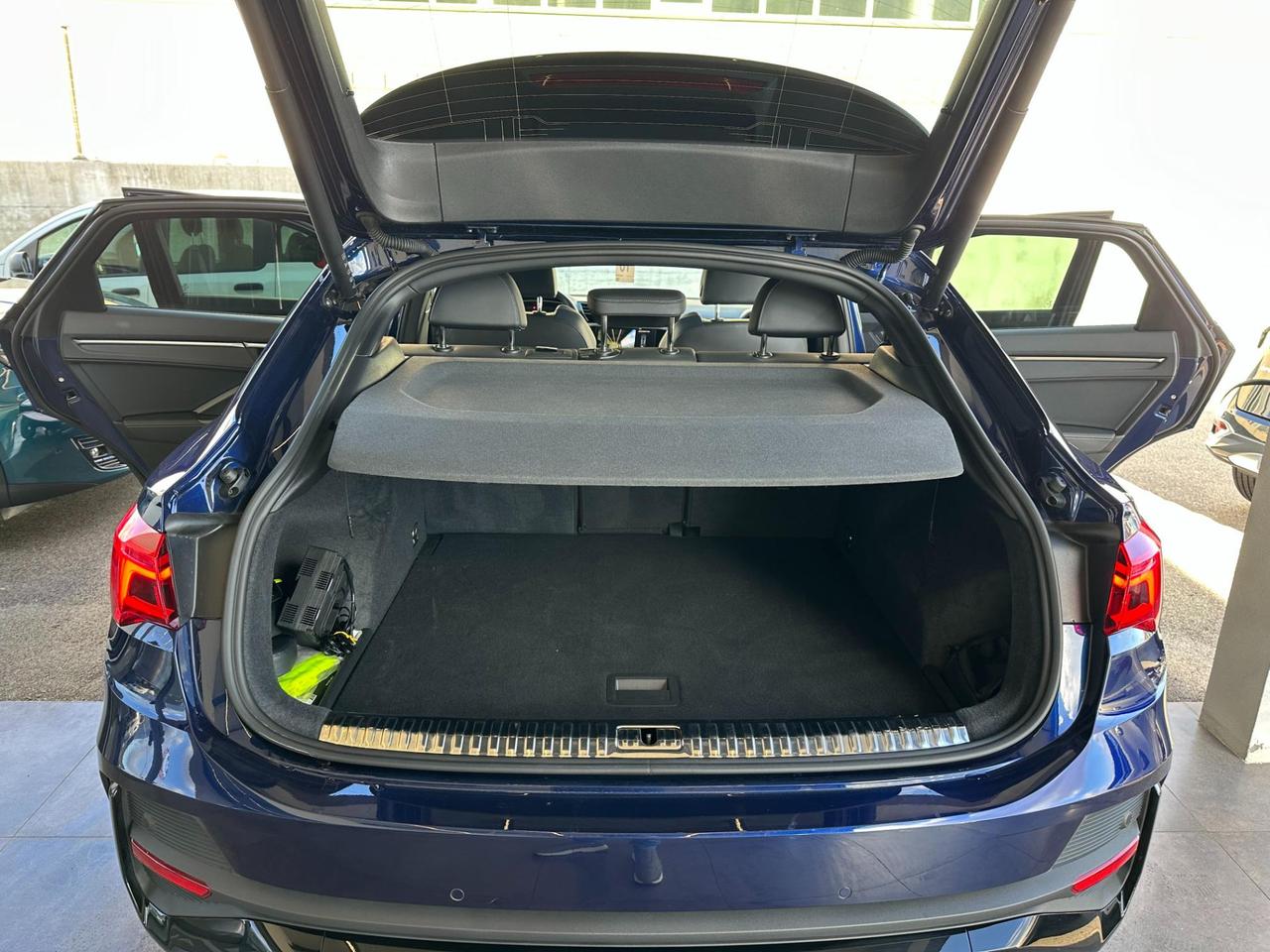 Audi Q3 Sportback 35 2.0 tdi Identity Black s-tronic