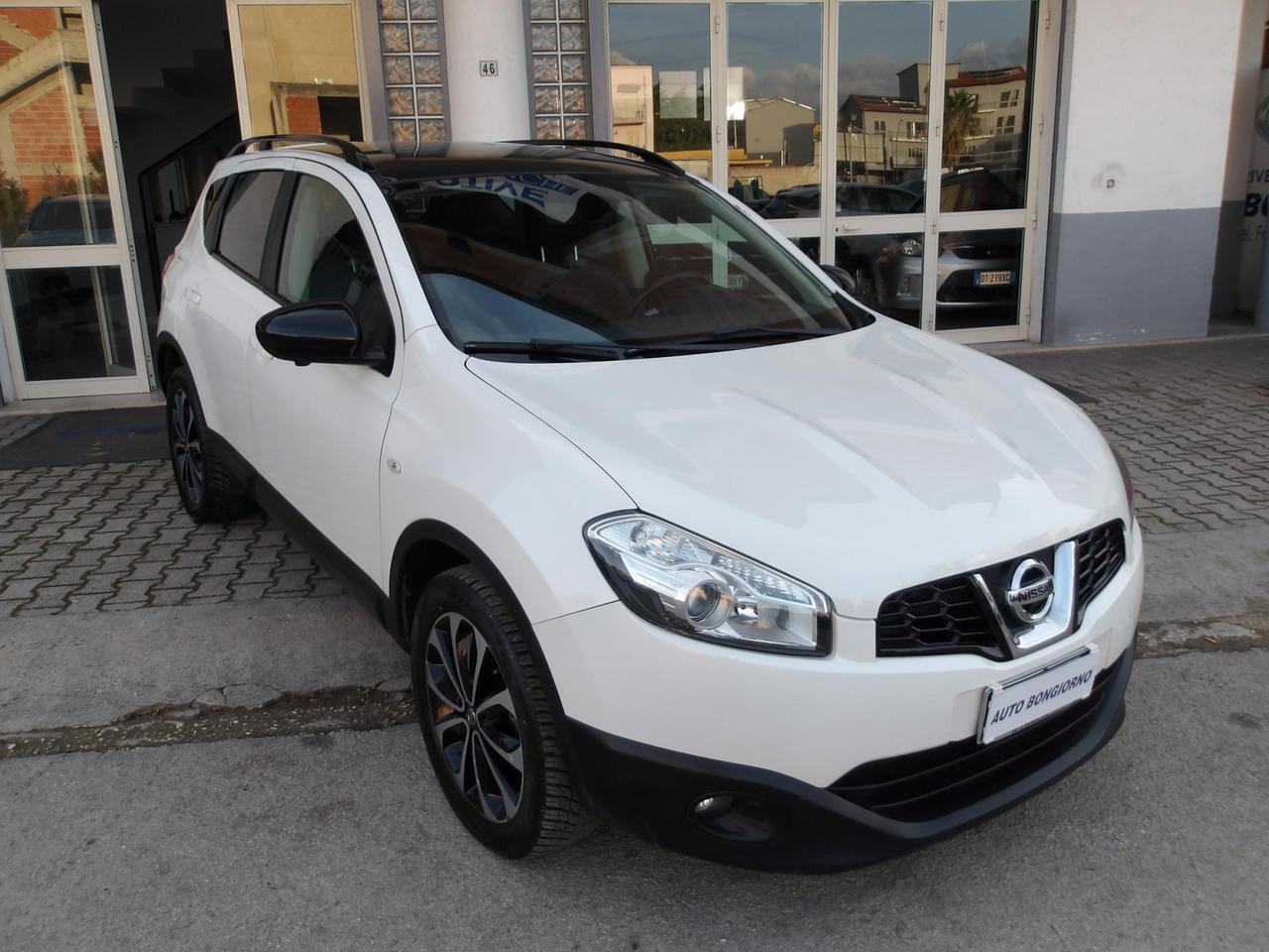 Nissan Qashqai 1.5 dci Tekna Dpf FL *TETTO PANORAMICO * GANCIO DI TRAINO *