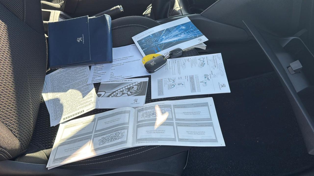 Peugeot 208 PureTech 82 5 porte Allure