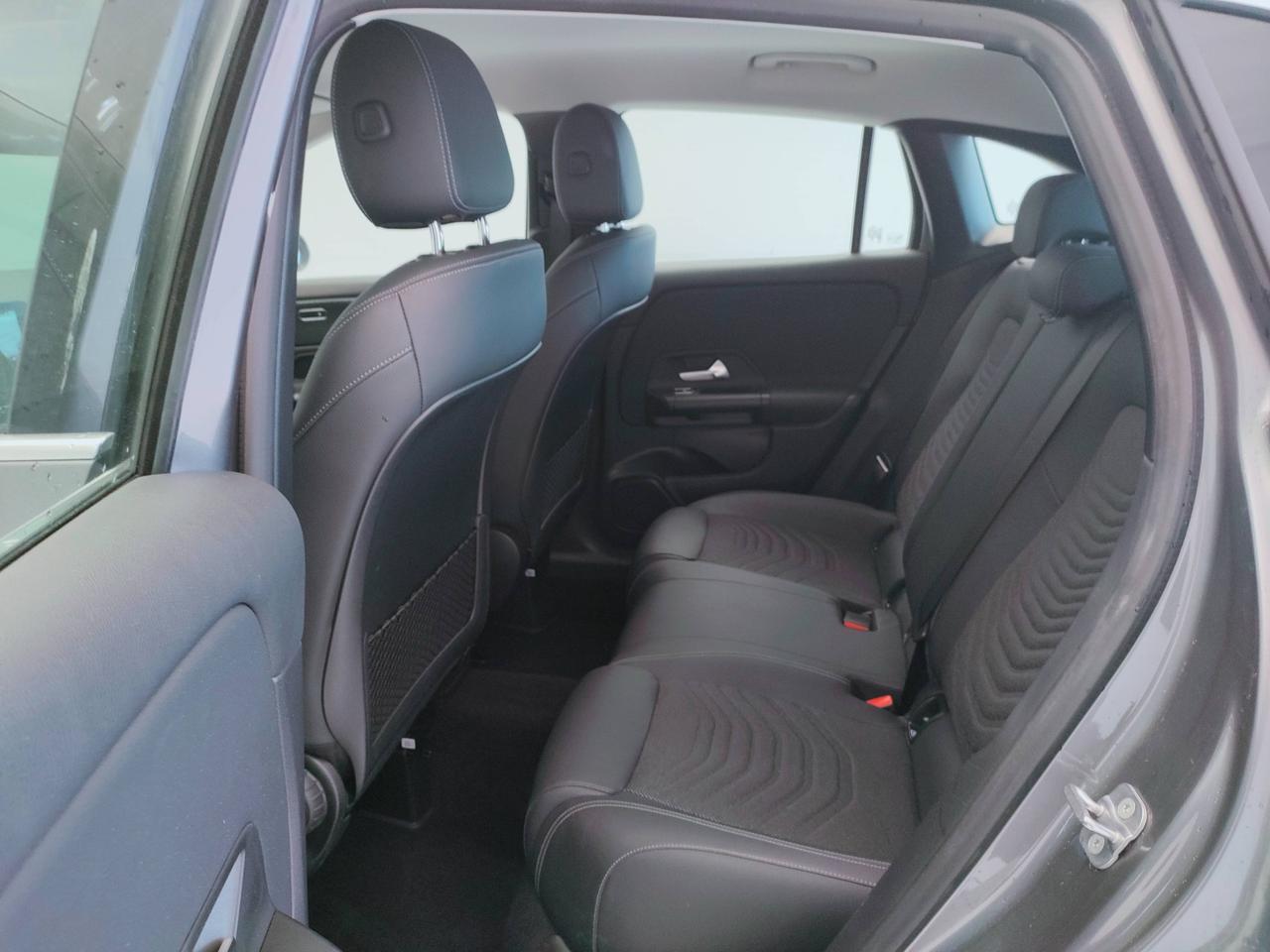 Mercedes-Benz GLA-H247 2023 - GLA 180 d Advanced auto