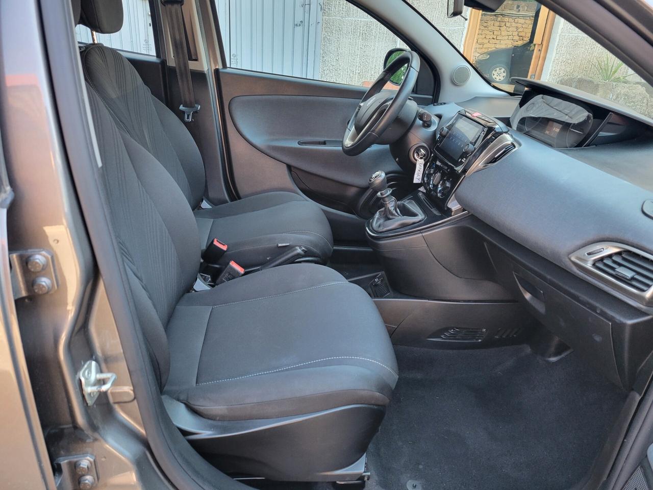 Lancia Ypsilon 1.0 Hybrid Gold 2023