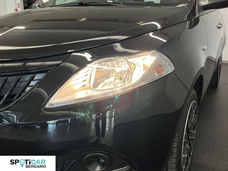 Lancia Ypsilon 1.0 FireFly 5 porte S&S Hybrid Oro - Km0