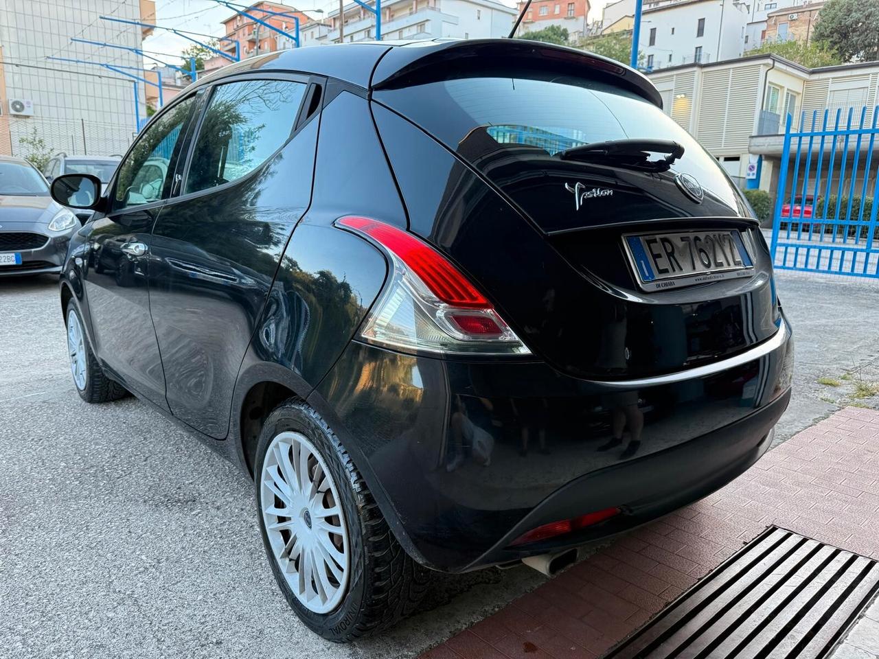 Lancia Ypsilon 1.2 69 CV 5 porte GPL Ecochic Gold