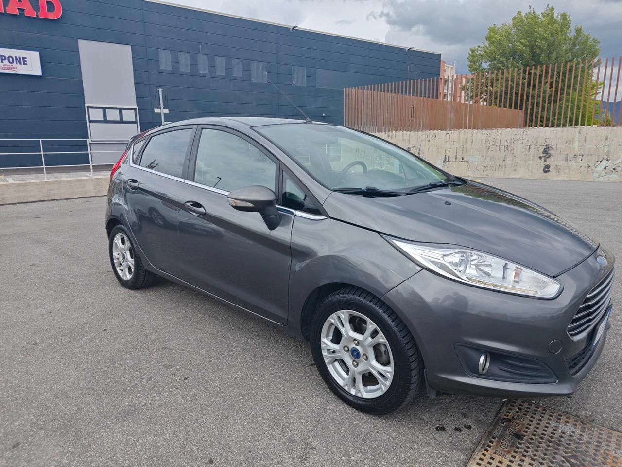 Ford Fiesta 1.5 TDCi 75CV 5 porte Titanium