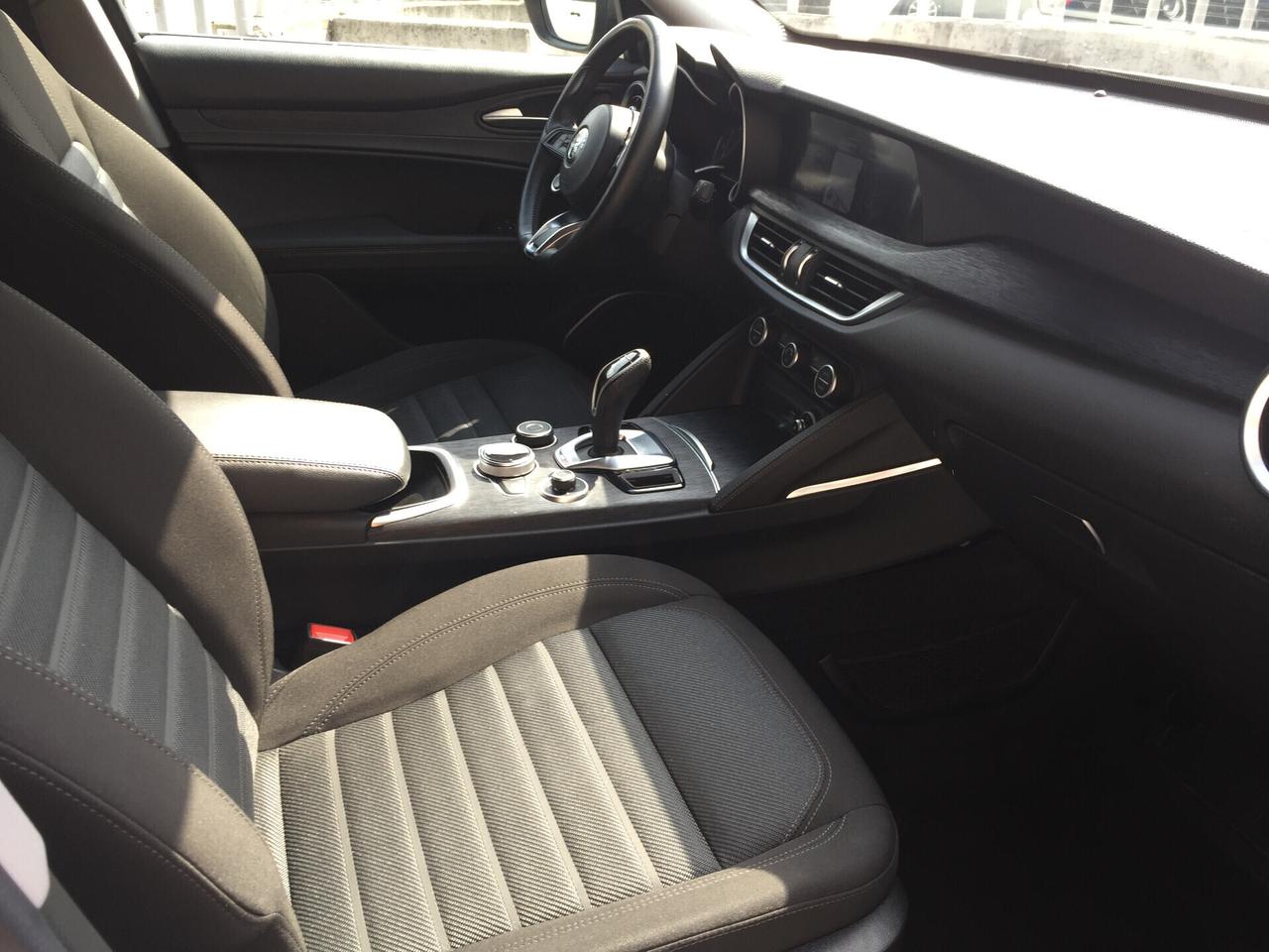 Alfa Romeo Stelvio 2.2 Turbodiesel 160 CV AT8 RWD Business