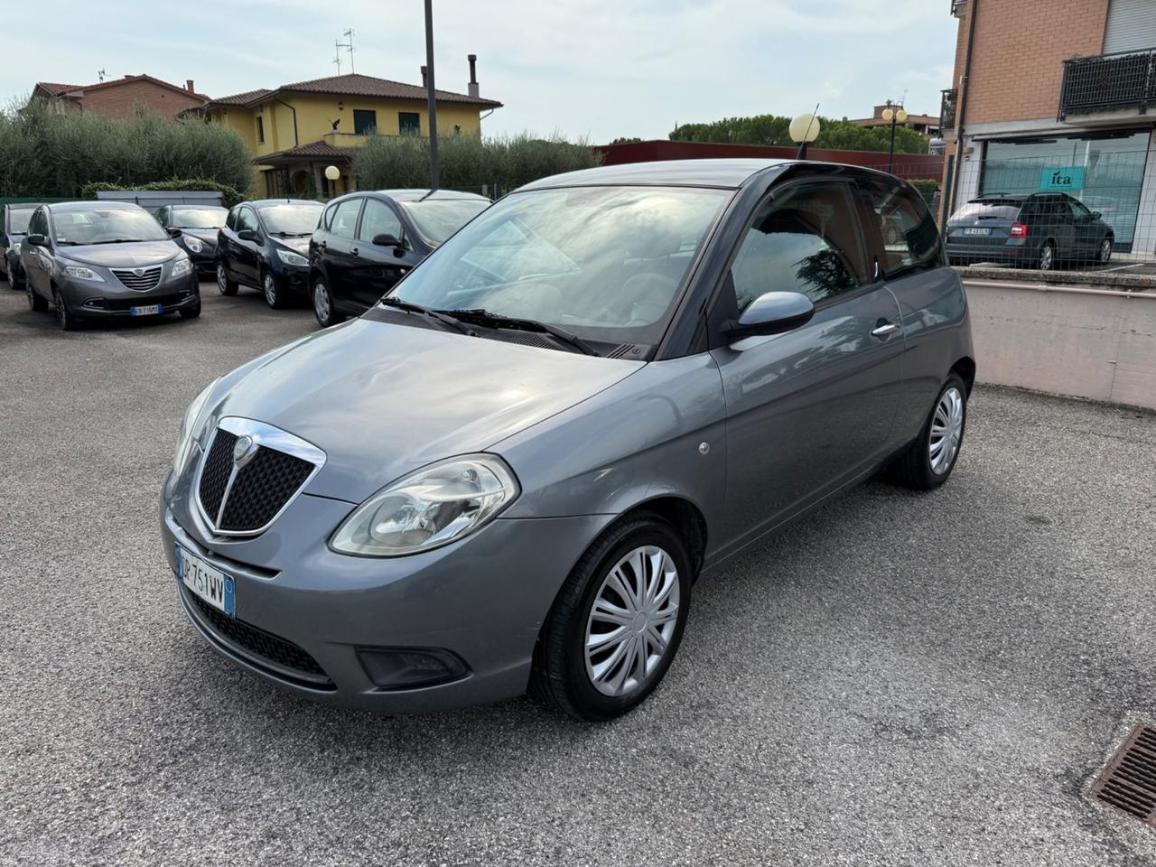 Lancia Ypsilon 1.3 MJT 75 CV Argento