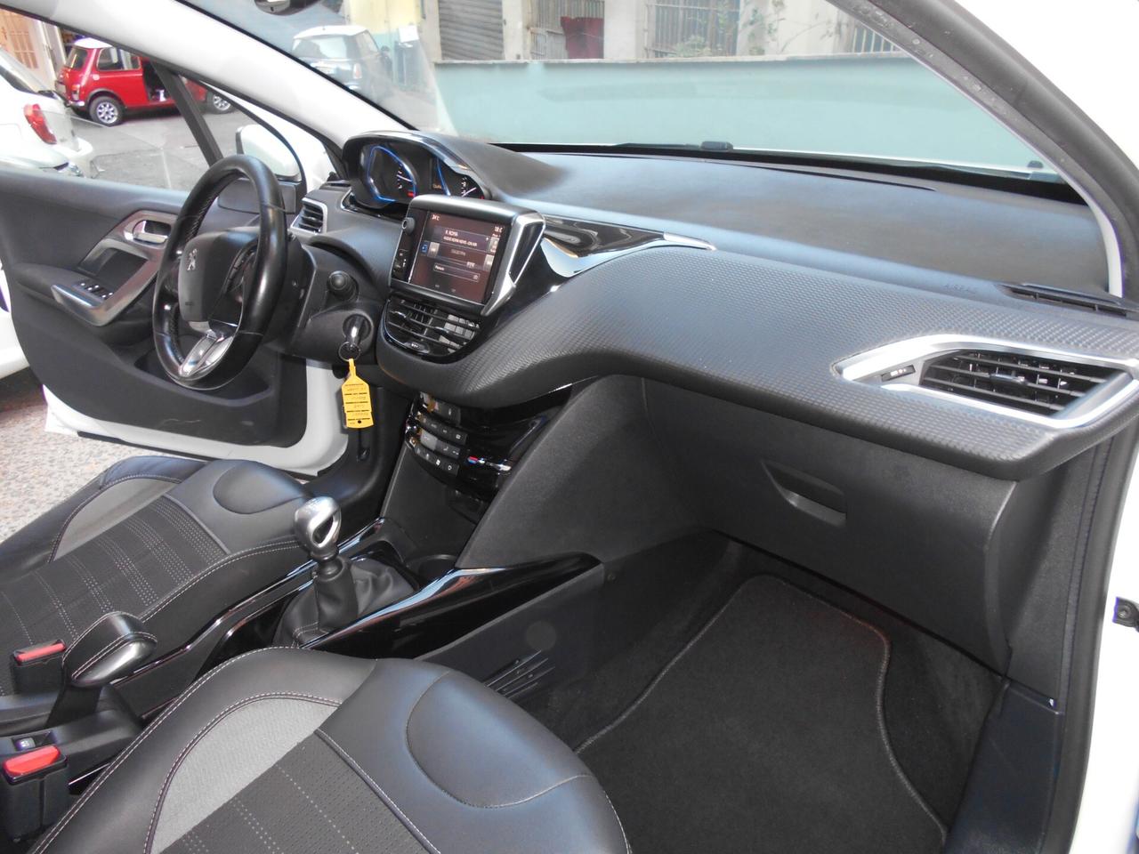 Peugeot 2008 BlueHDi 120 S&S Allure