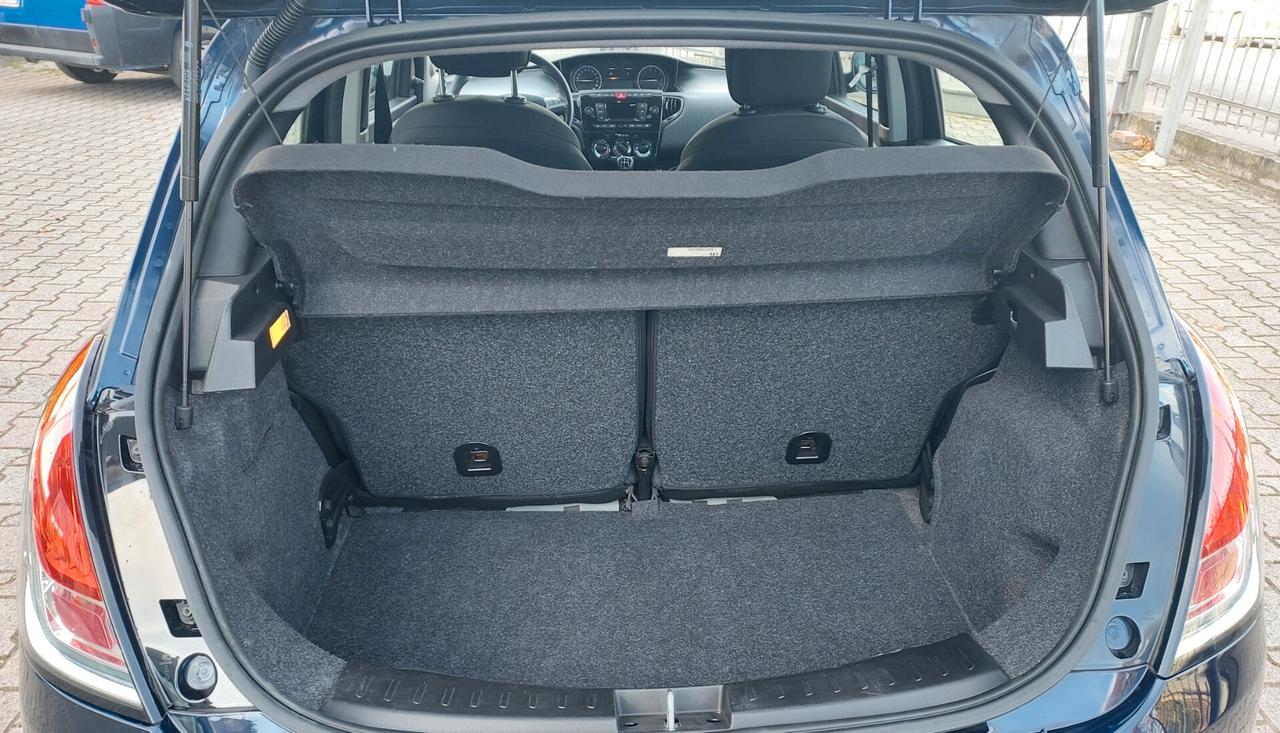 Lancia Ypsilon 1.2 69 CV 5 porte Elefantino Blu