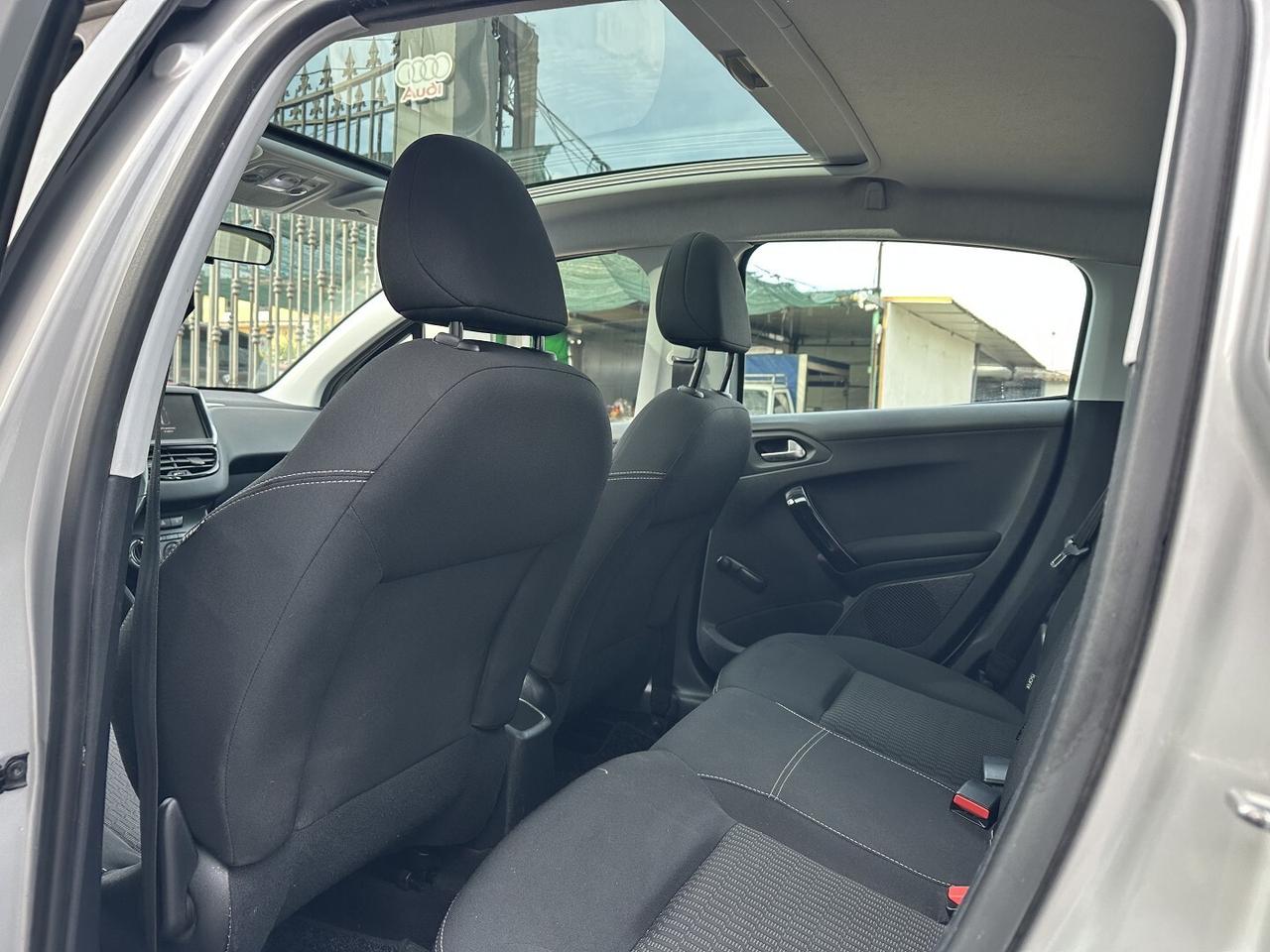 Peugeot 208 Allure 1.2 Benzina 82 Cv 2016 Tetto