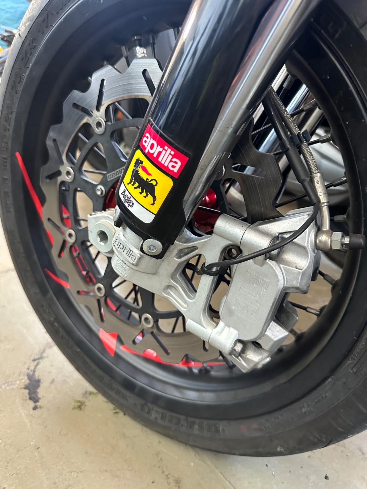 APRILIA SXV 550
