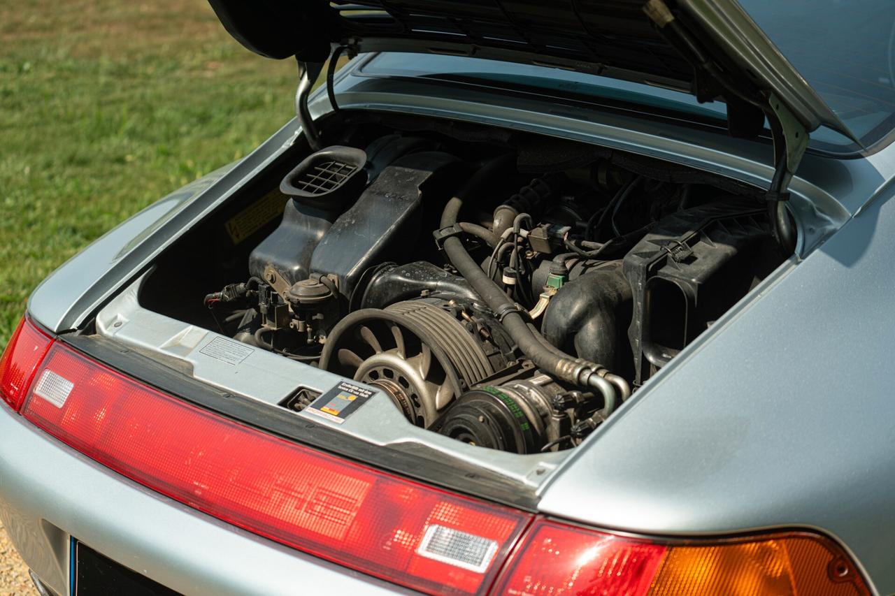 PORSCHE 993 (911) CARRERA 2 TIPTRONIC - RDS01205