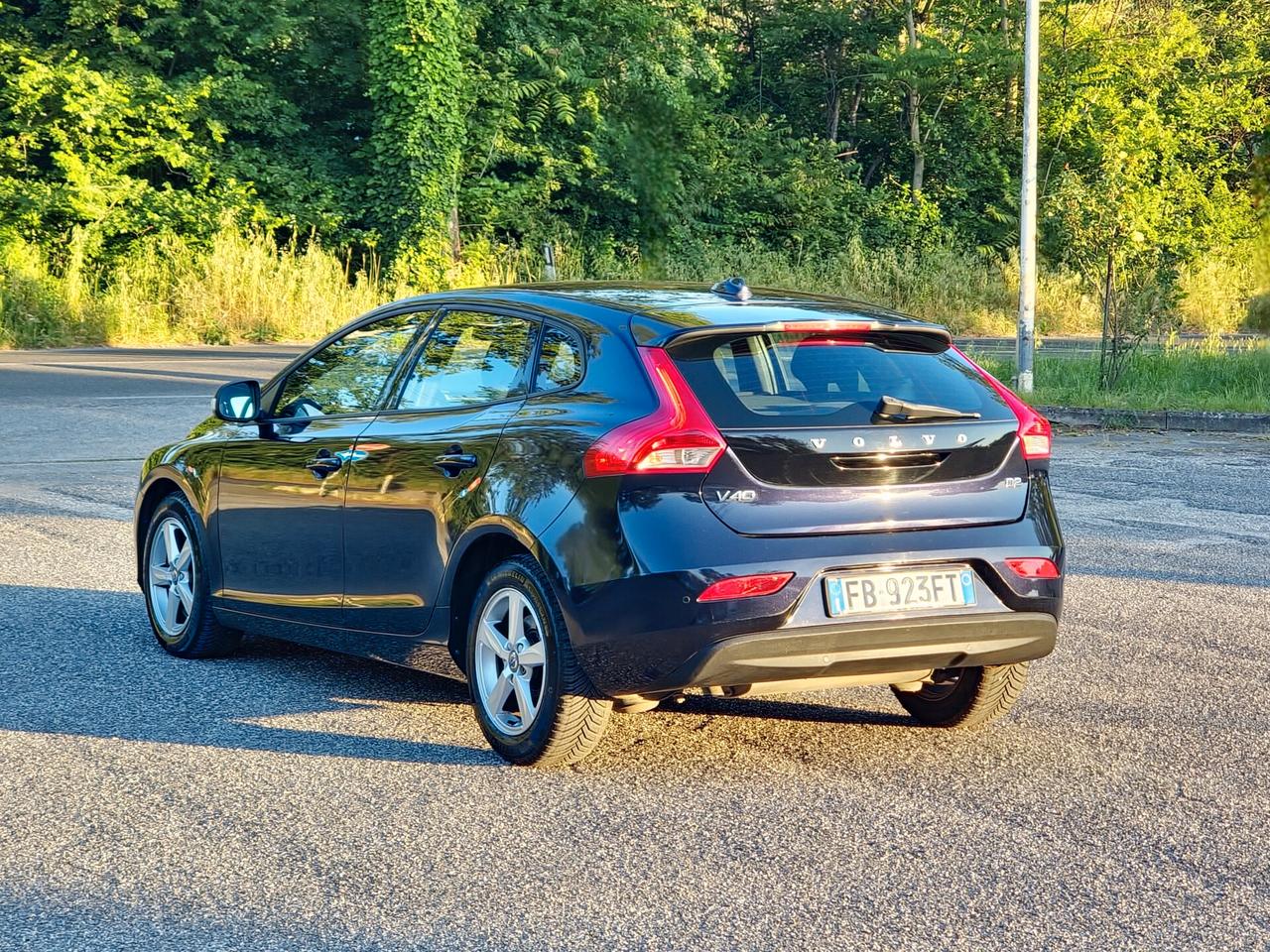 Volvo V40 D2 Geartronic R-design Momentum N1 2015-E6 NEO