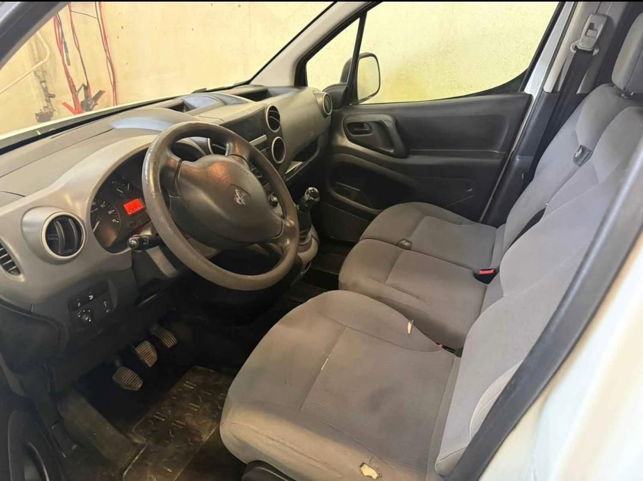 Peugeot partner GANCIO TRAINO 1150kg