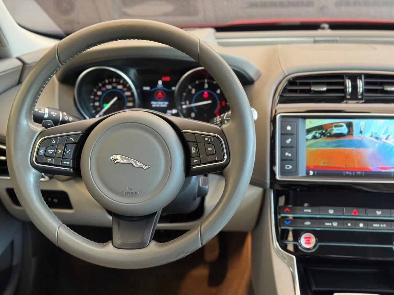 Jaguar XE 2.0 D Turbo 180 CV AWD aut. Portfolio