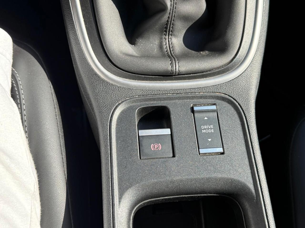 Jeep Avenger 2023 1.2 Turbo 100 CV Summit