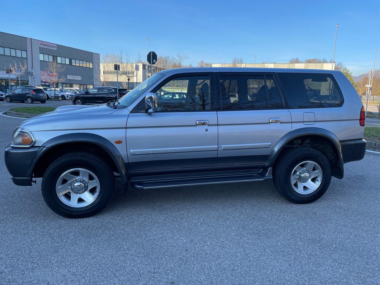 Mitsubishi Pajero Sport 2.5 TDI GLS TARGET *4X4 *