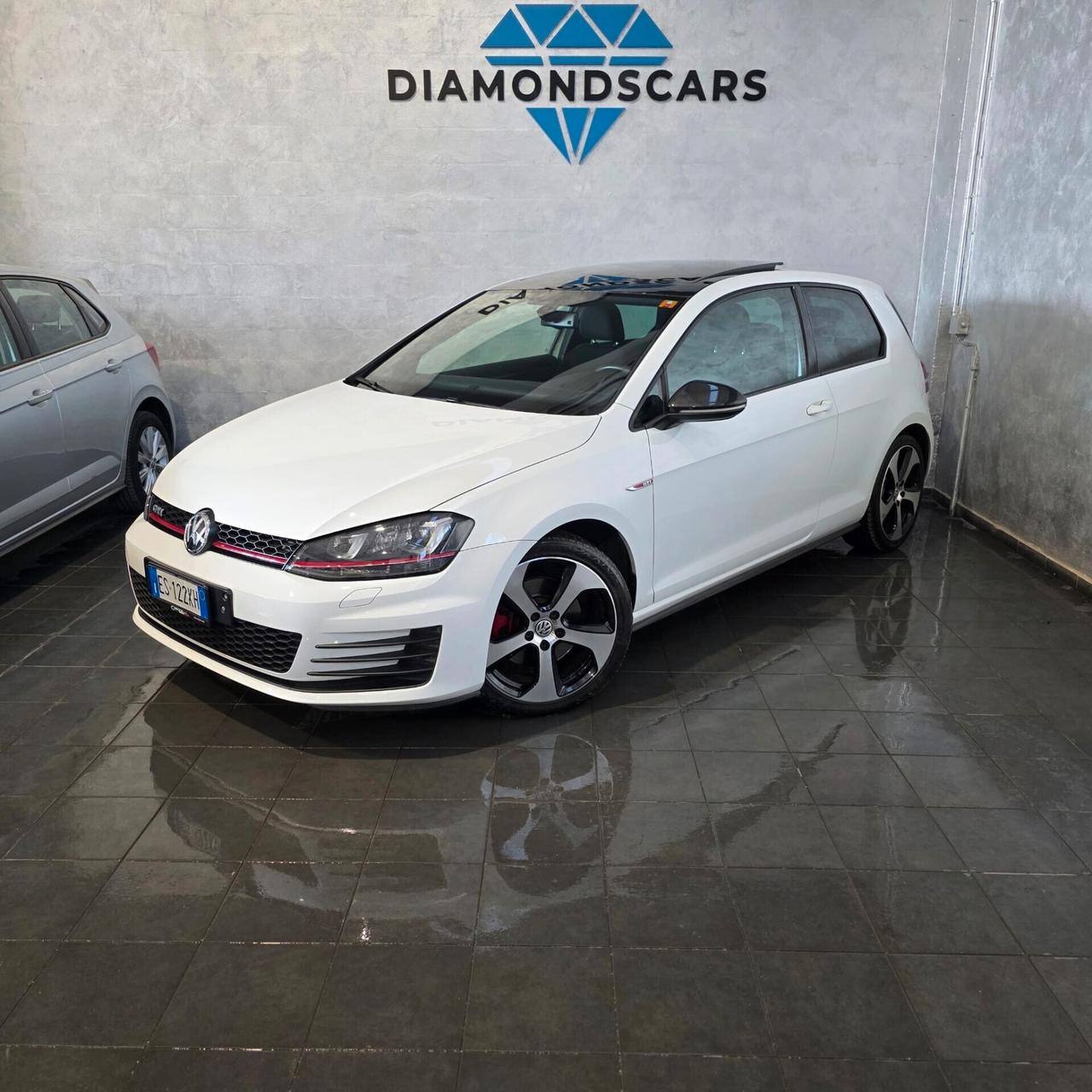 Volkswagen Golf GTI 2.0 TFSI