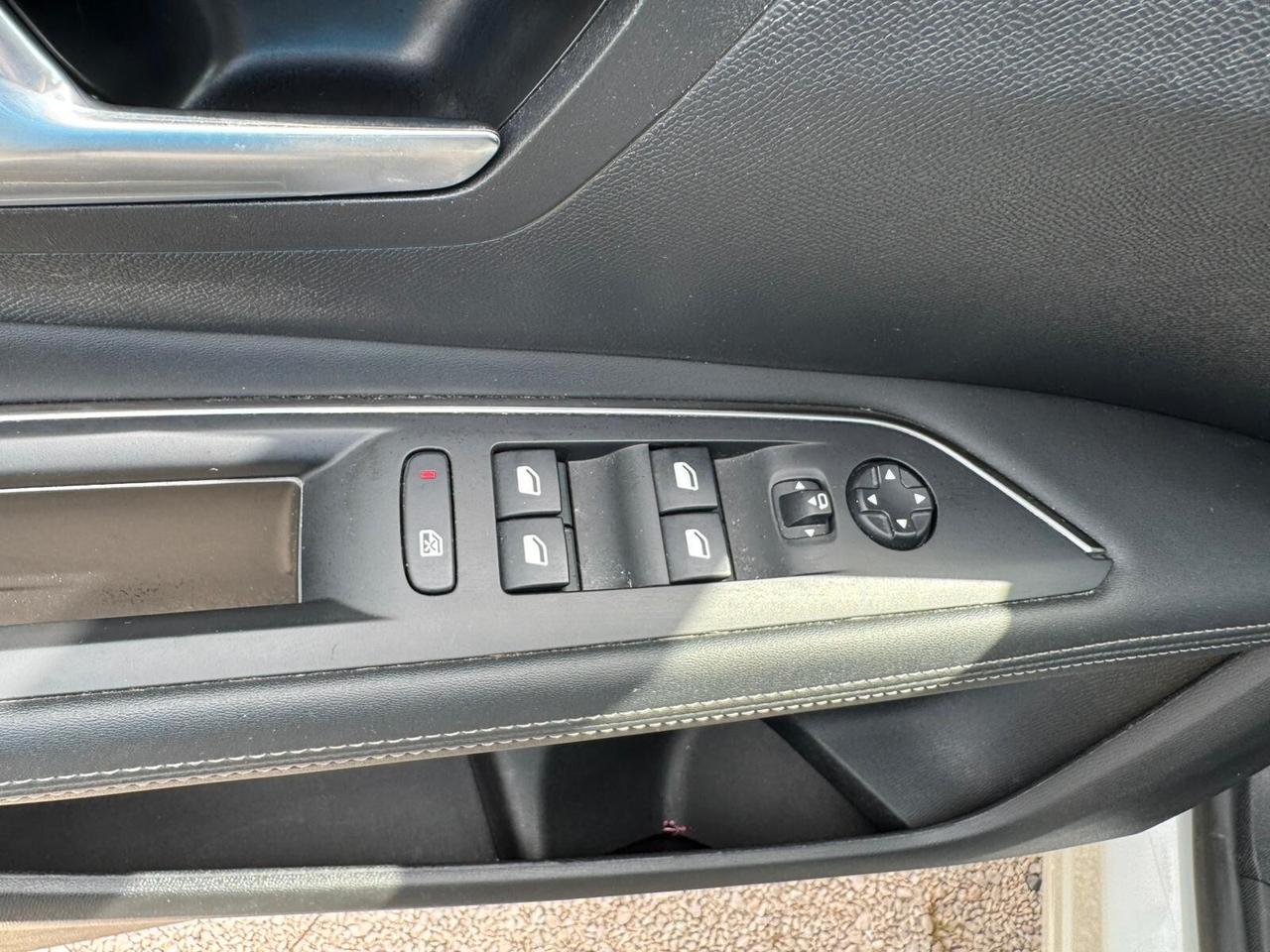 Peugeot 3008HDi 130CV EAT8 Allure UNIPRO - NO VINCOLI FINANZIARI