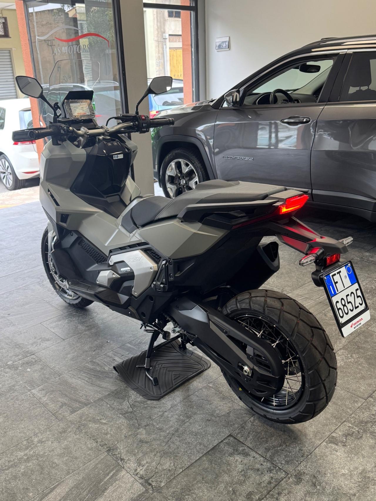 Honda X-ADV 750 KM ZERO FINANZIABILE