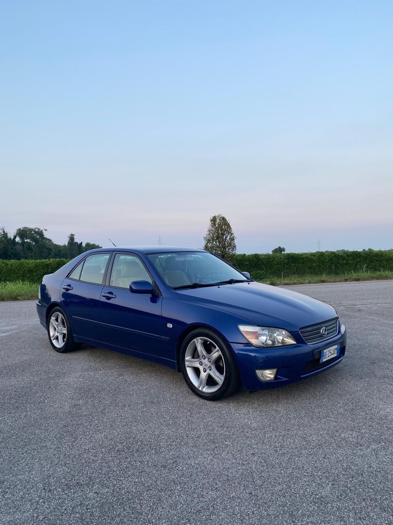 Lexus IS 200 IS 200i 24V cat