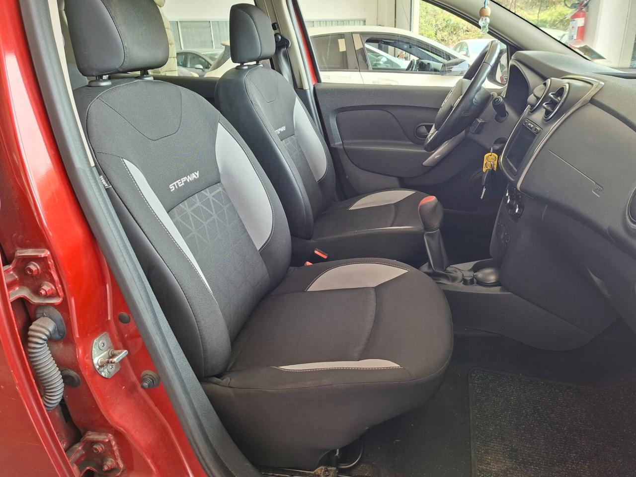 Dacia Sandero StepWay 1.5 dci / DA NEOPATENTATI / CINGHIA FATTA