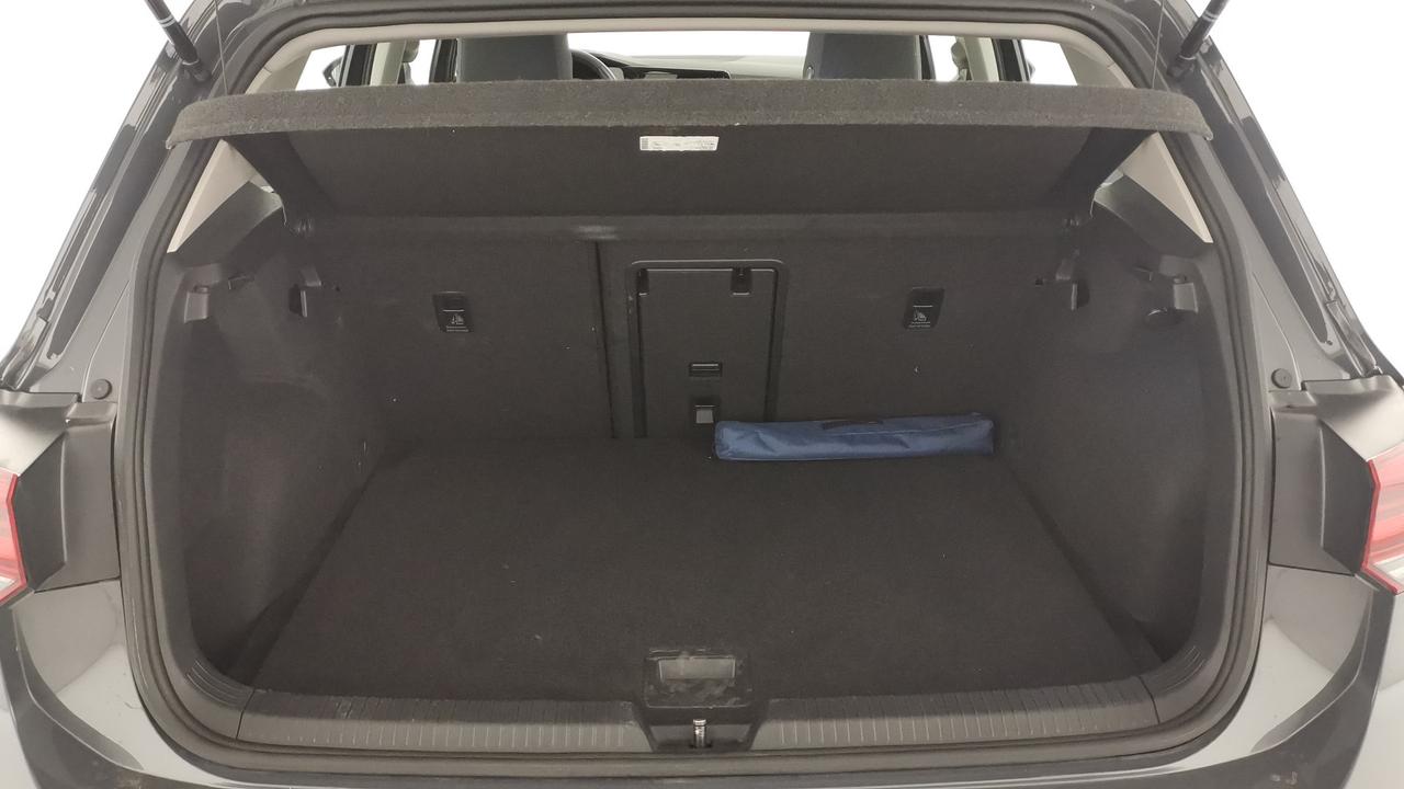 VOLKSWAGEN Golf VIII 2020 - Golf 1.5 tgi Life 130cv dsg