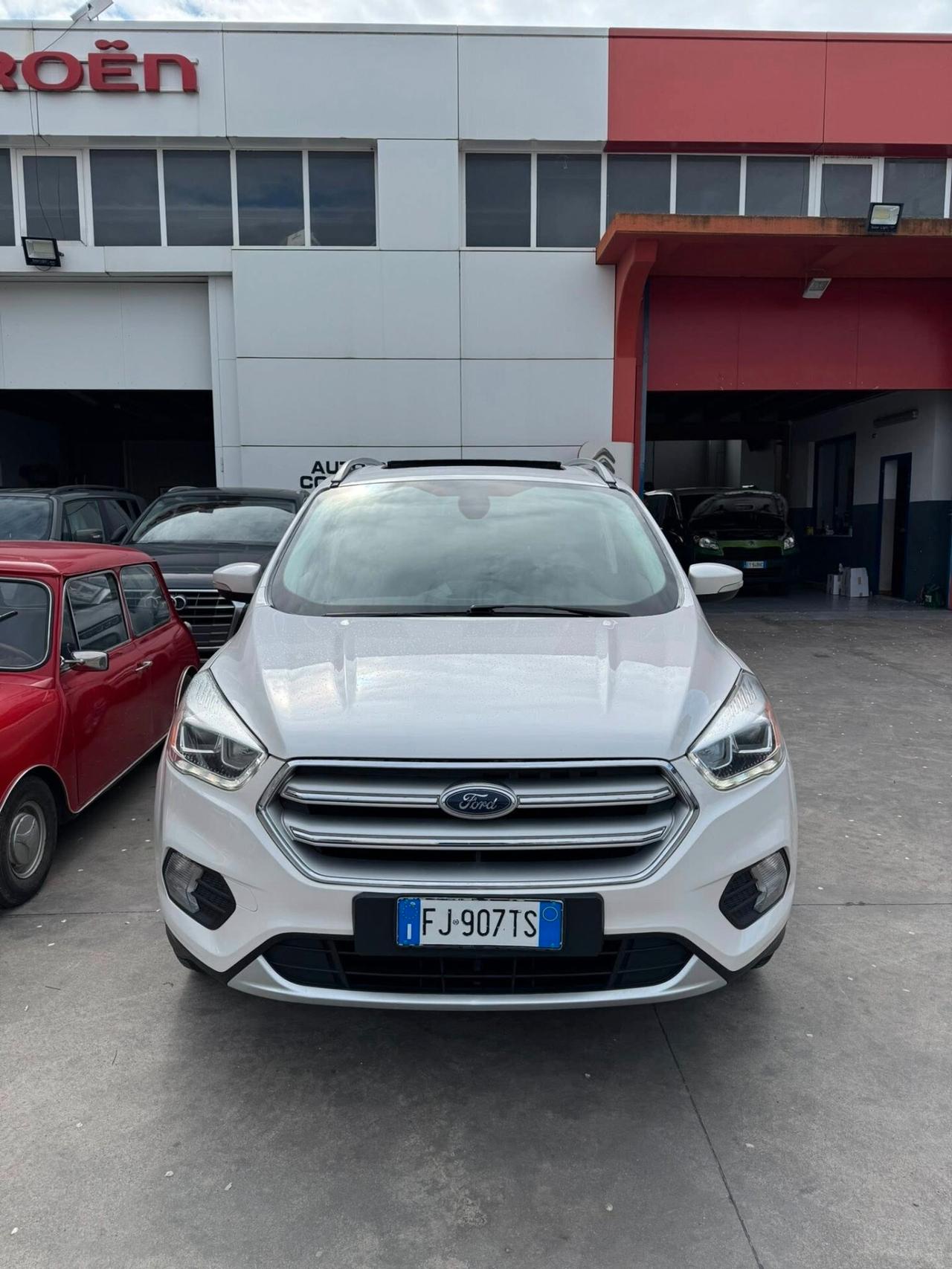 Ford Kuga 2.0 TDCI 150 CV S&S 4WD Powershift Titanium TETTO APRIBILE
