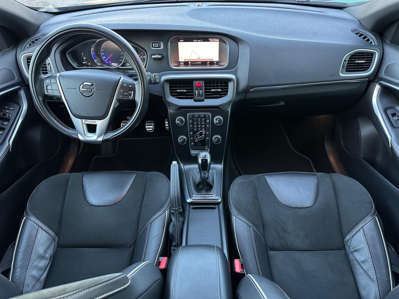 Volvo V40 2.0 D2 120cv R-Design 2018