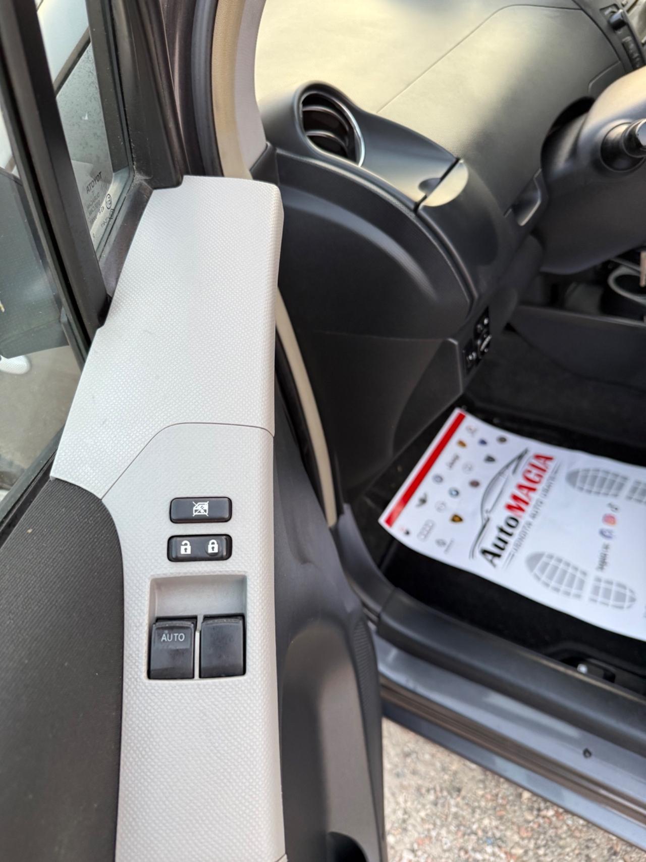 Toyota Yaris 1.0 5 porte Sol