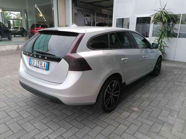 VOLVO V60 D3 Momentum