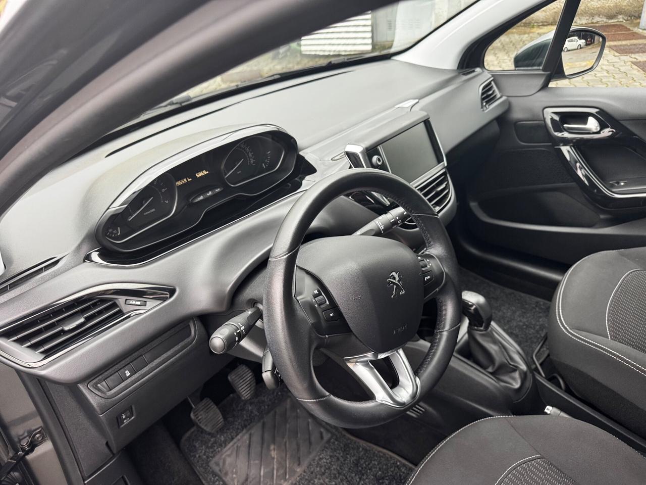 Peugeot 208 PureTech 82 5 porte Allure neopatentati