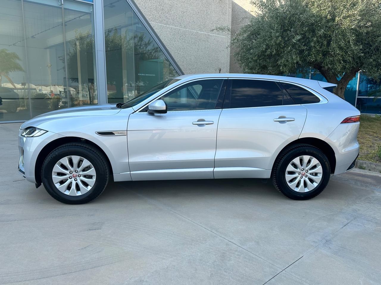 Jaguar F-Pace R-Dynamic S awd possibilità noleggio no scoring
